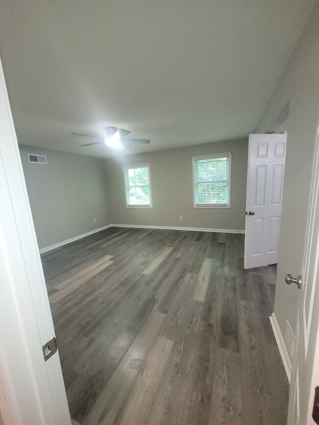 Building Photo - 8222 Hagin St
