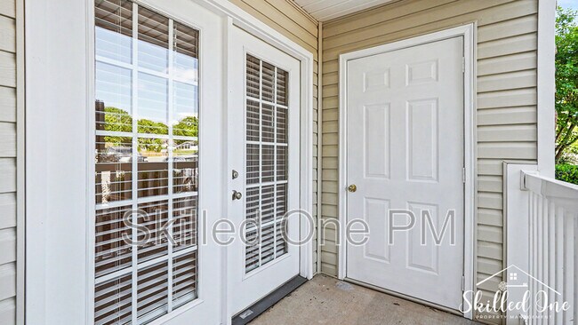 Building Photo - 1380 Heritage Pointe Dr