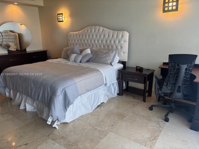 Building Photo - 100 Lincoln Rd