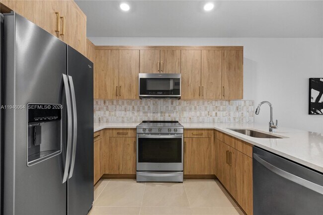 Building Photo - 131 SW 171st Terrace