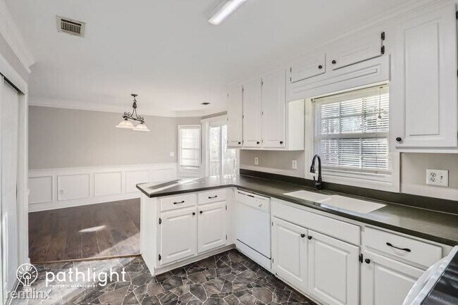Building Photo - 40 Acorn Way UNIT