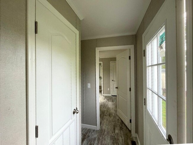 Building Photo - 8740 Breinig Run Cir