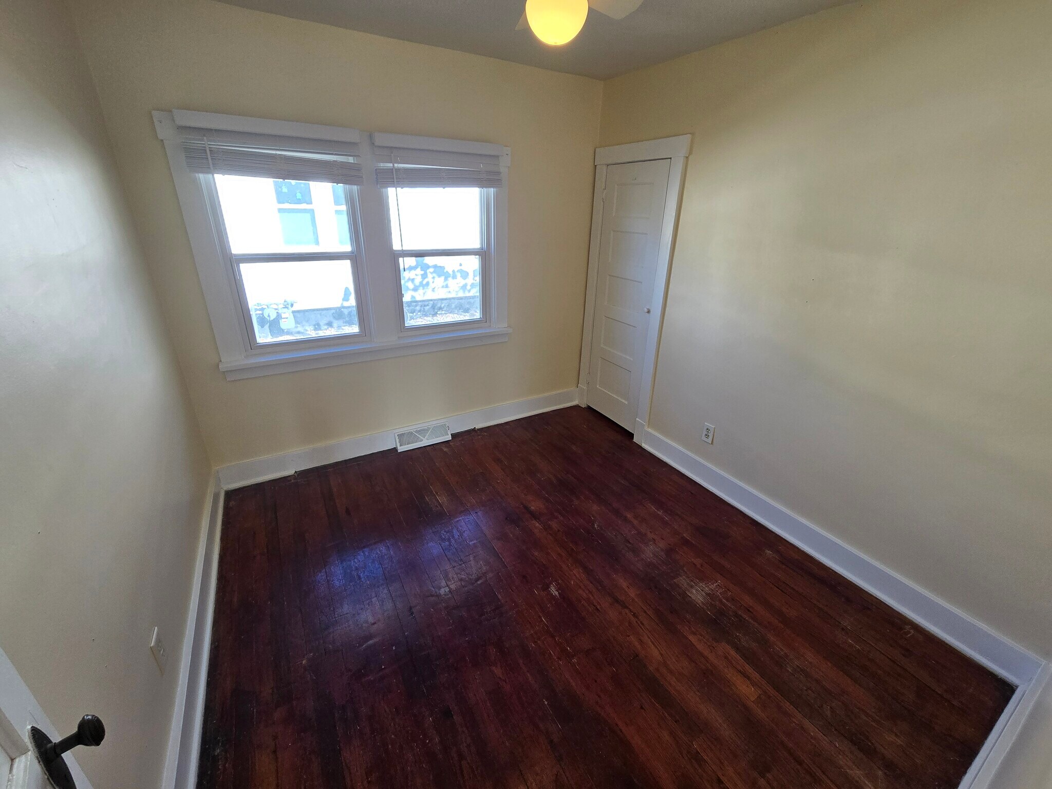 Building Photo - 1215 Fairway St