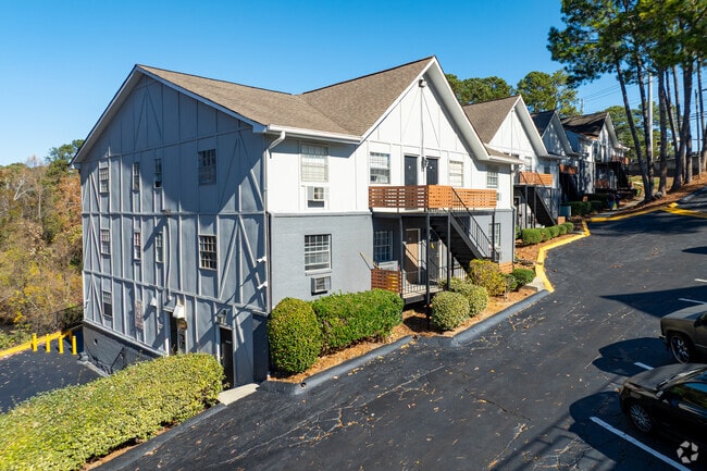 Building Photo - Rio At Lenox