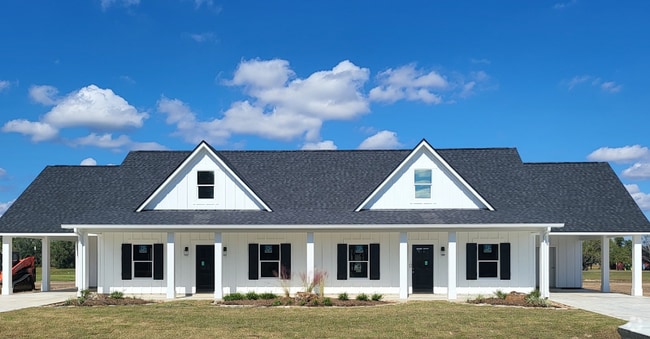 Building Photo - 11642 Old Fannett Rd