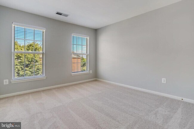 Building Photo - 6522 Trask Terrace