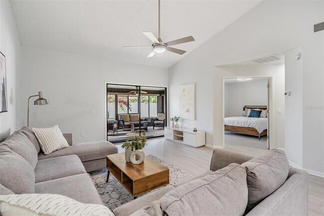 Building Photo - 2582 Bentley Dr