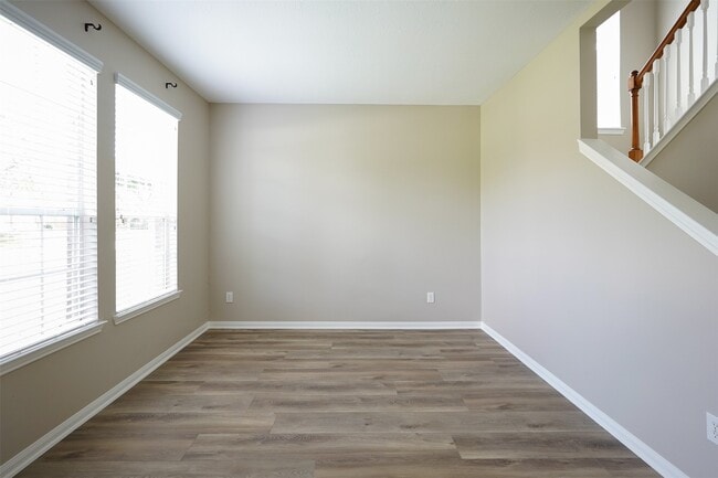 Building Photo - 2739 Honeysuckle Walk
