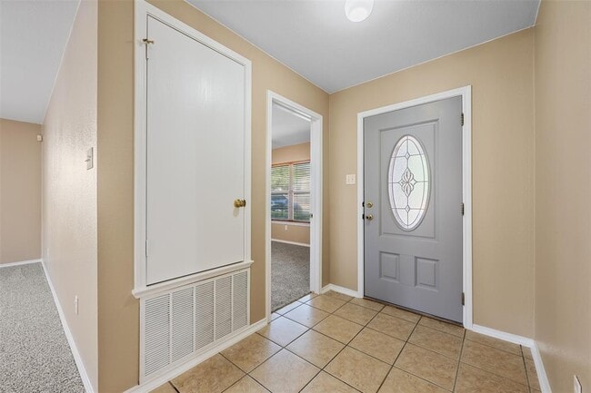 Building Photo - 1103 Deerhound Pl