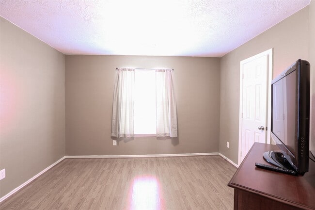 Building Photo - 17511 Bering Bridge Ln