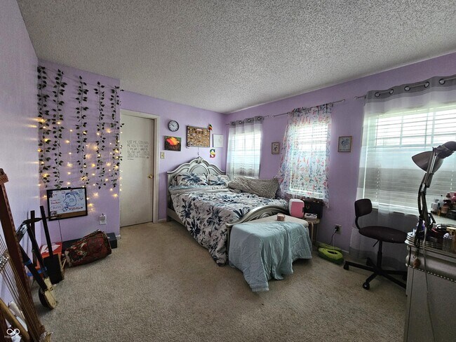 Building Photo - 10633 Cyrus Dr