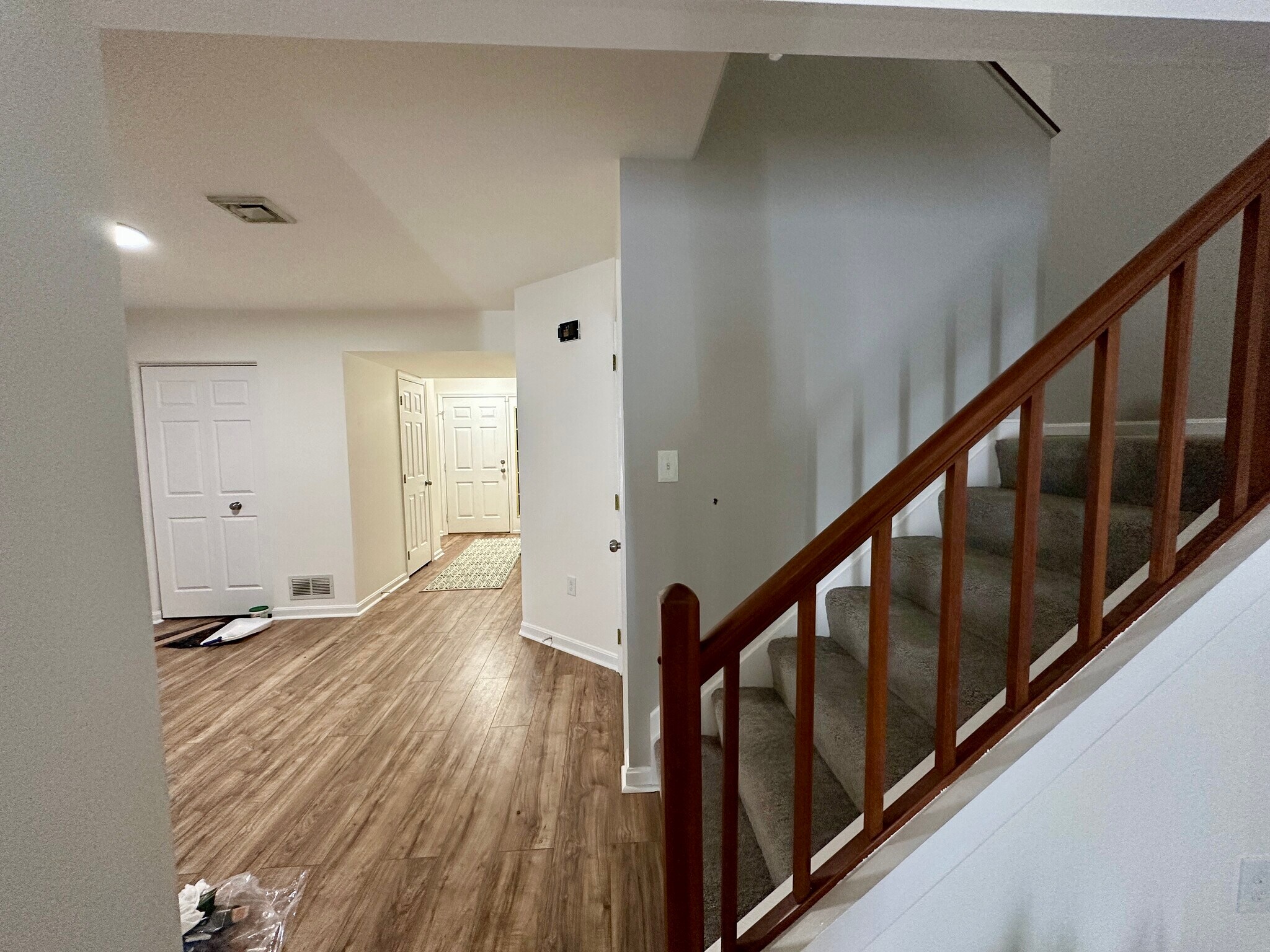 1st floor - 106 Fawn Rdg N