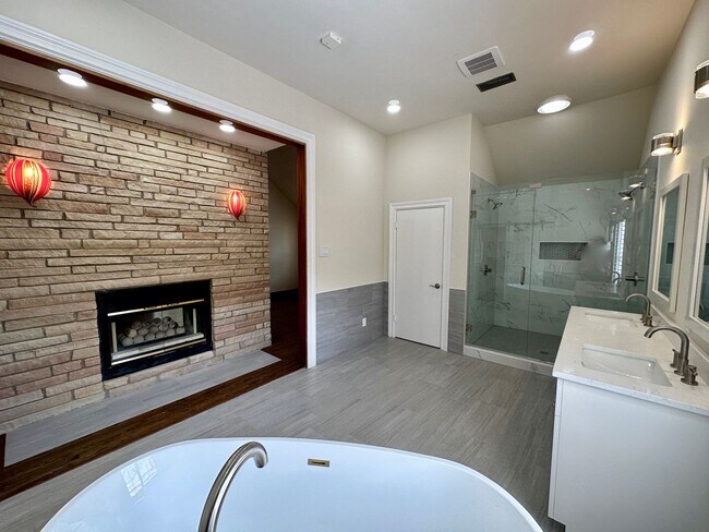 Building Photo - Wonderful newly updated home for rent in t...