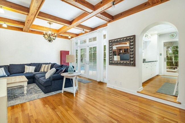 Building Photo - 710 Claremore Dr