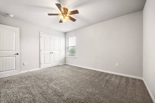 Building Photo - 5903 Bridle Bnd