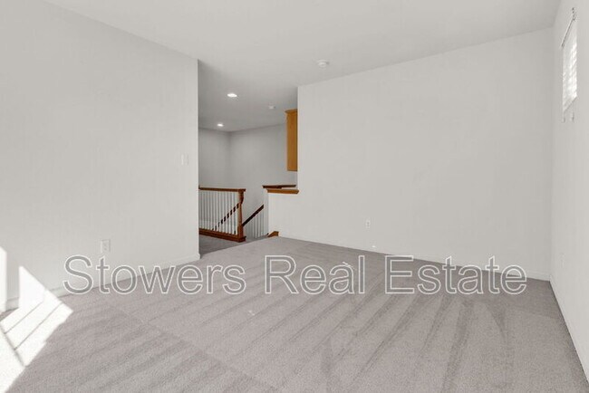Building Photo - 1162 Waverly Cir