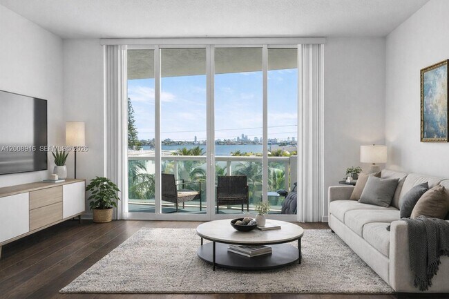 Building Photo - 7910 Harbor Island Dr