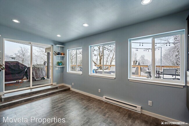 Building Photo - 4 br, 3.5 bath House - 1334 K Street