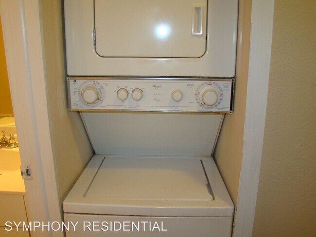 Building Photo - 11550-11584 NW 39th St