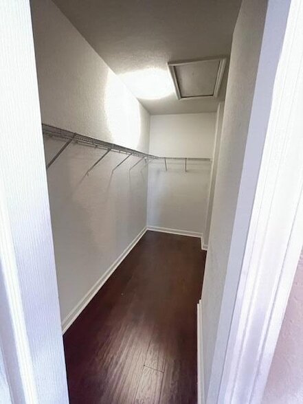 Building Photo - 2261 Shoma Dr