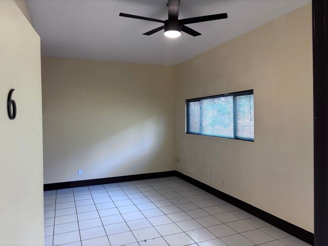Building Photo - San Marcos 5 Bedroom Home