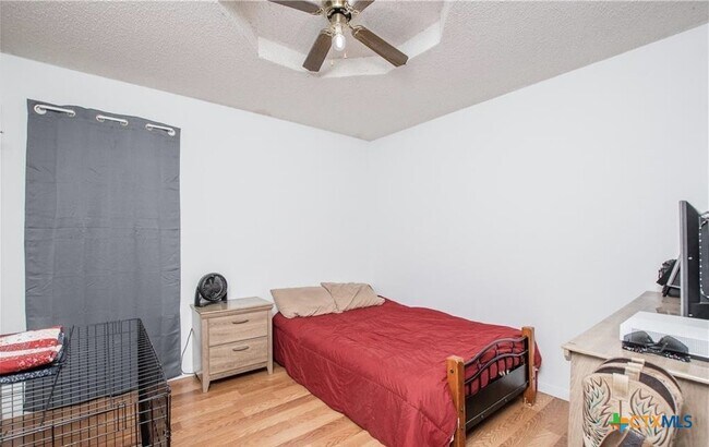 Building Photo - 1410 Windsor Cir