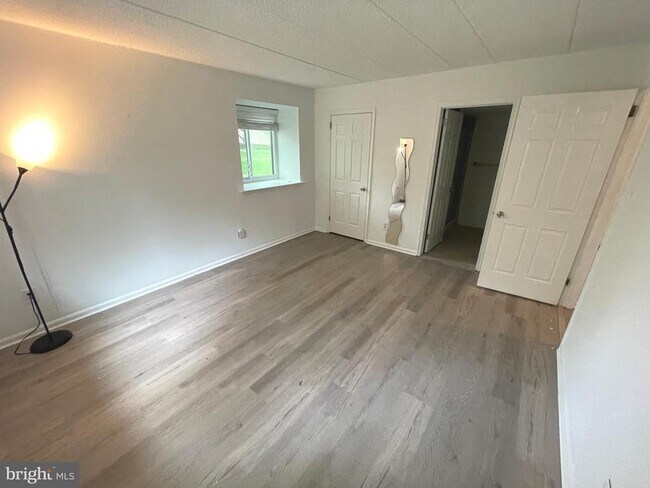 Building Photo - 62 Le Forge Ct