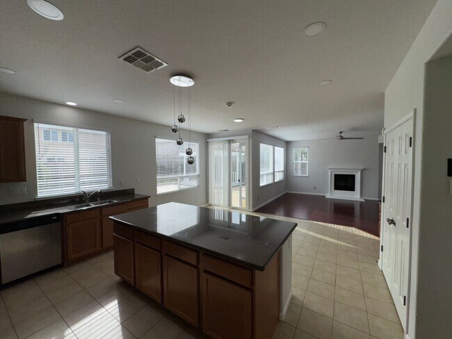 Building Photo - Looking for a Great Place to live?