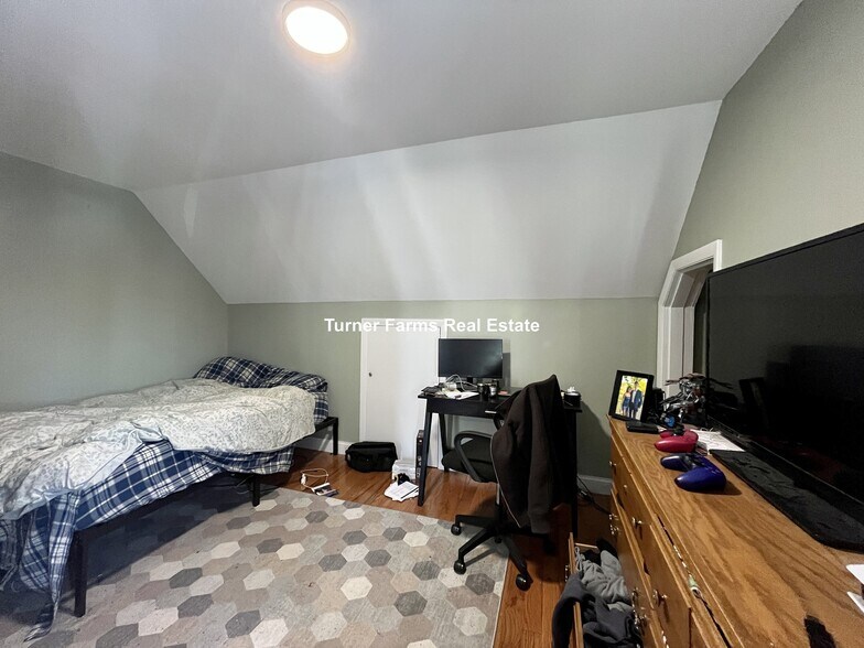 Building Photo - 43 Martin St