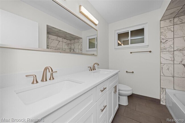 Building Photo - 6695 Lahser Rd