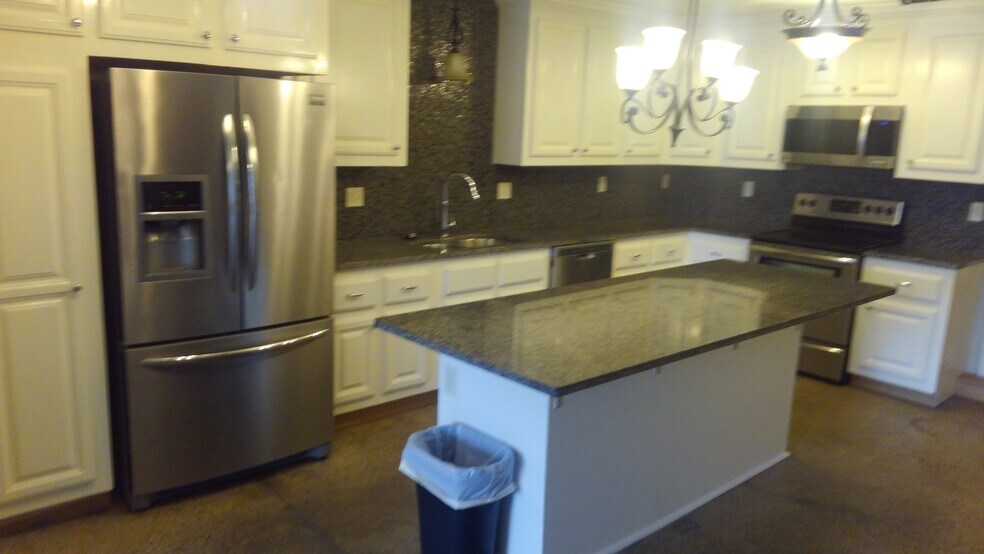 Kitchen - 547 E Grand River Ave