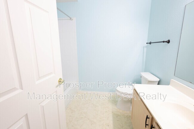 Building Photo - 15252 N 100th St