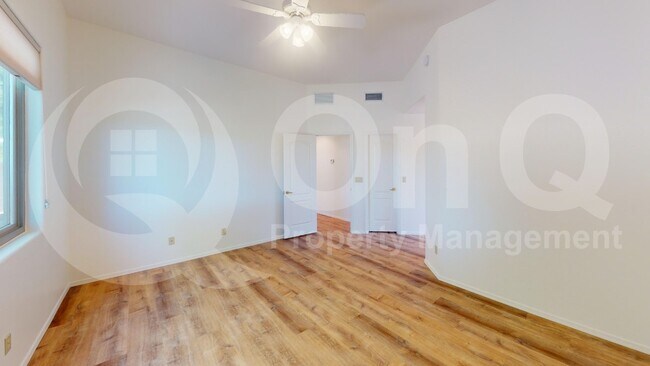 Building Photo - 137 E Calle Zavala