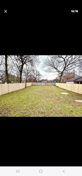 Building Photo - 504 W Munson St