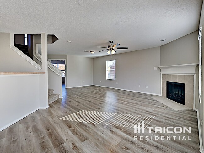 Building Photo - 208 Vivian Dr