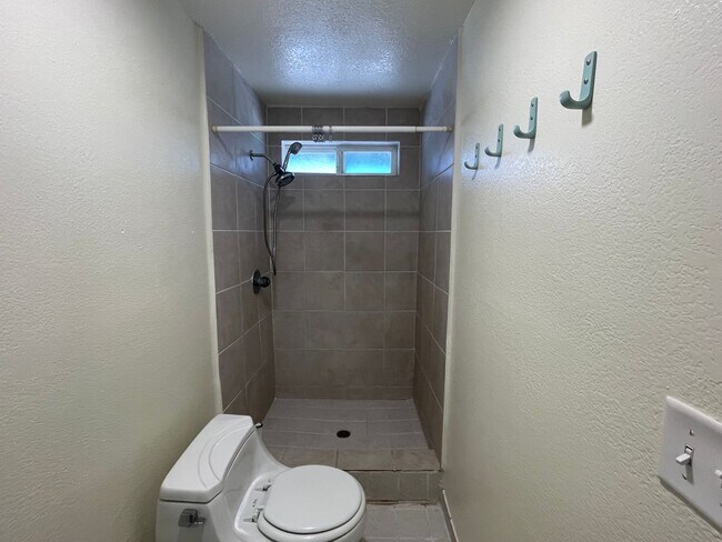 Building Photo - Apple Valley, 3 Bedroom, 2 Bathrooms, 1/2 ...