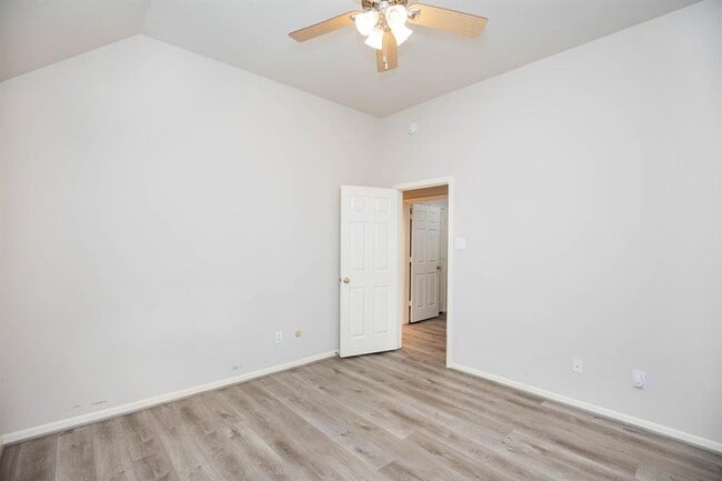 Building Photo - 2710 Falcon Knoll Ln