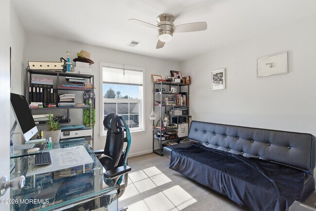 Building Photo - 619 Woodland Ave