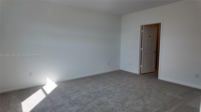 Building Photo - 10722 NW Moon Rise Ln