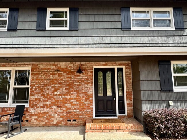 Building Photo - 5780 Stanley Dr
