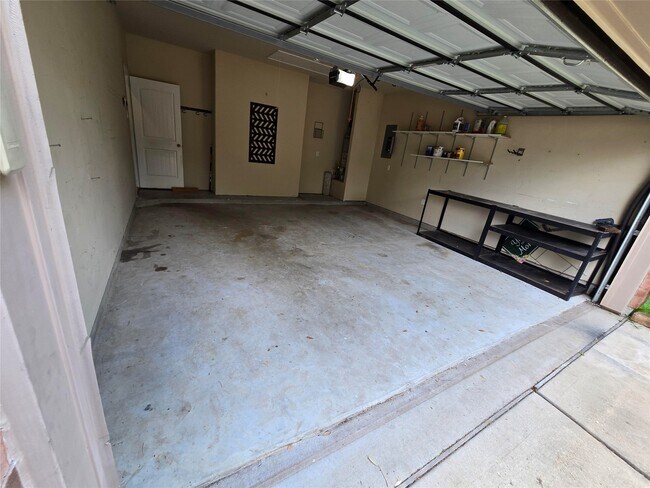 Building Photo - 6119 Grassy Haven Ln