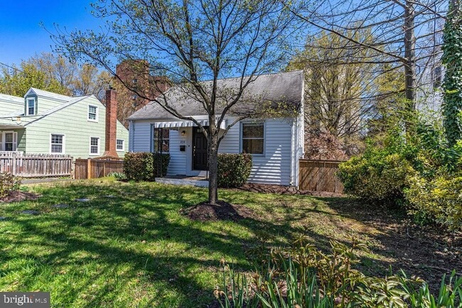 Building Photo - 859 N Abingdon St