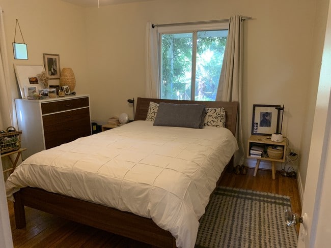 Back Bedroom - 3782 Meier St