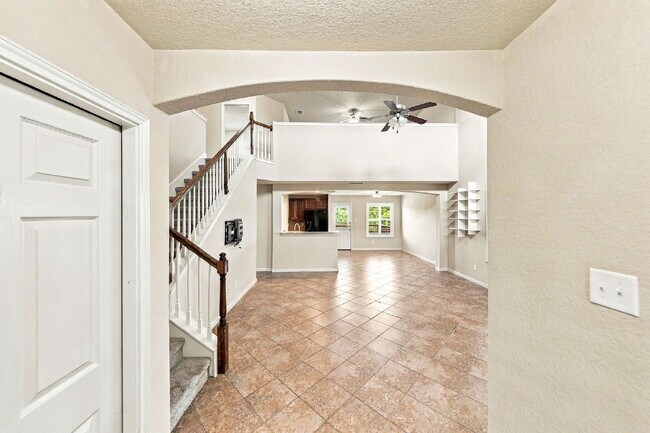 Building Photo - VIEWS VIEWS VIEWS! Ask about our rent incentives and Book your self guided tour today!