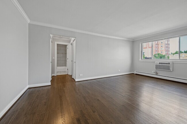 Building Photo - 1060 W Hollywood Ave