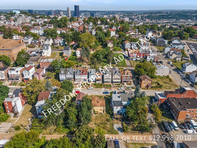 Building Photo - 118 Charles St