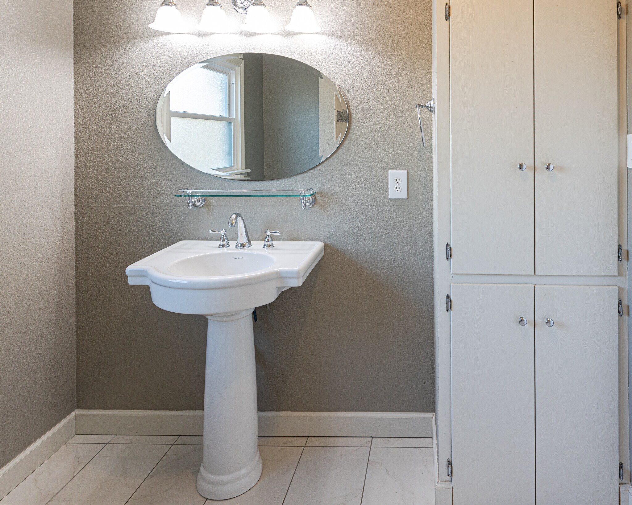 Building Photo - 1937 S Fulton Ave