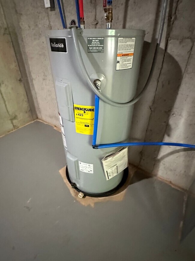 Building Photo - Now LEASING in Summit Pass! Available May 18, 2026!