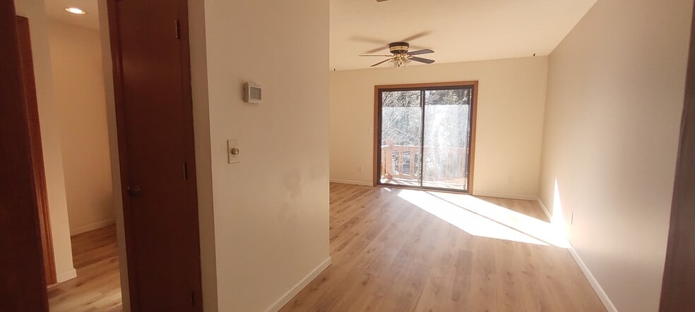 Building Photo - 521 Courtwood Ln