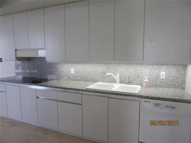 Building Photo - 9601 Collins Ave